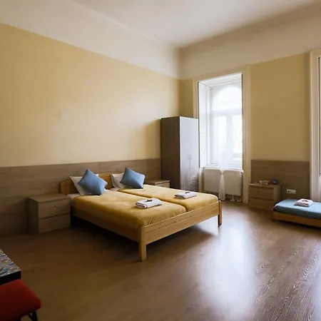 East Private בודפשט